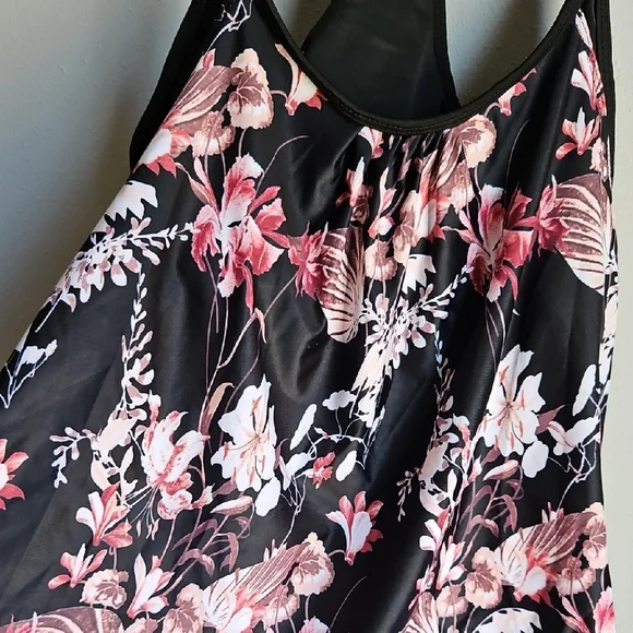 Floral Black and Pink Women's Top - Picture 2 of 3